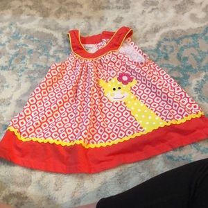 Sleeveless toddler dress with round neck